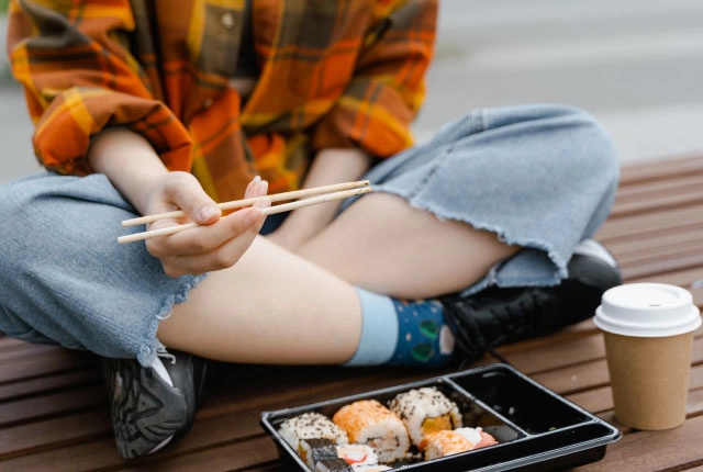 事務機推薦｜事務機體積小速度快，滿足餐飲業訂單大量列印需求