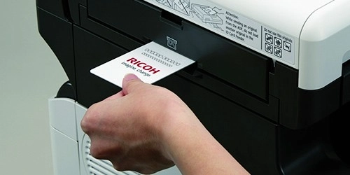 RICOH事務機身分證件雙面影印，插卡即印、3秒搞定！